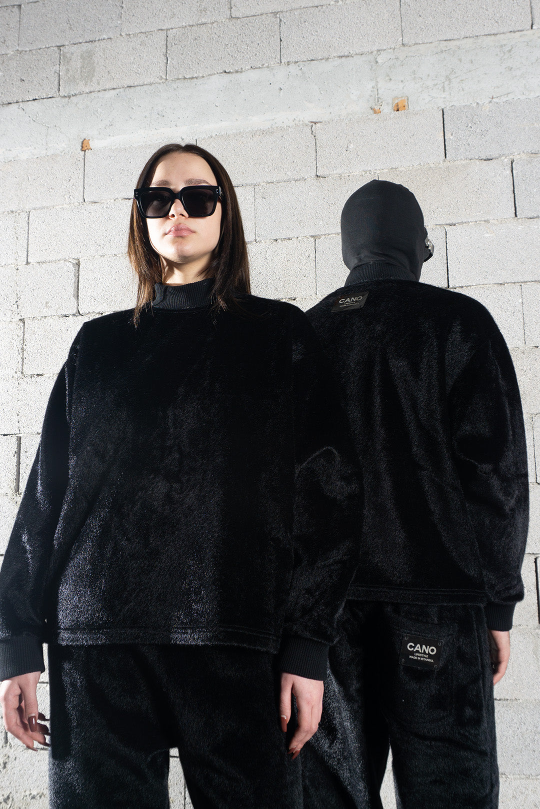 SHINY BLACK SWEATER