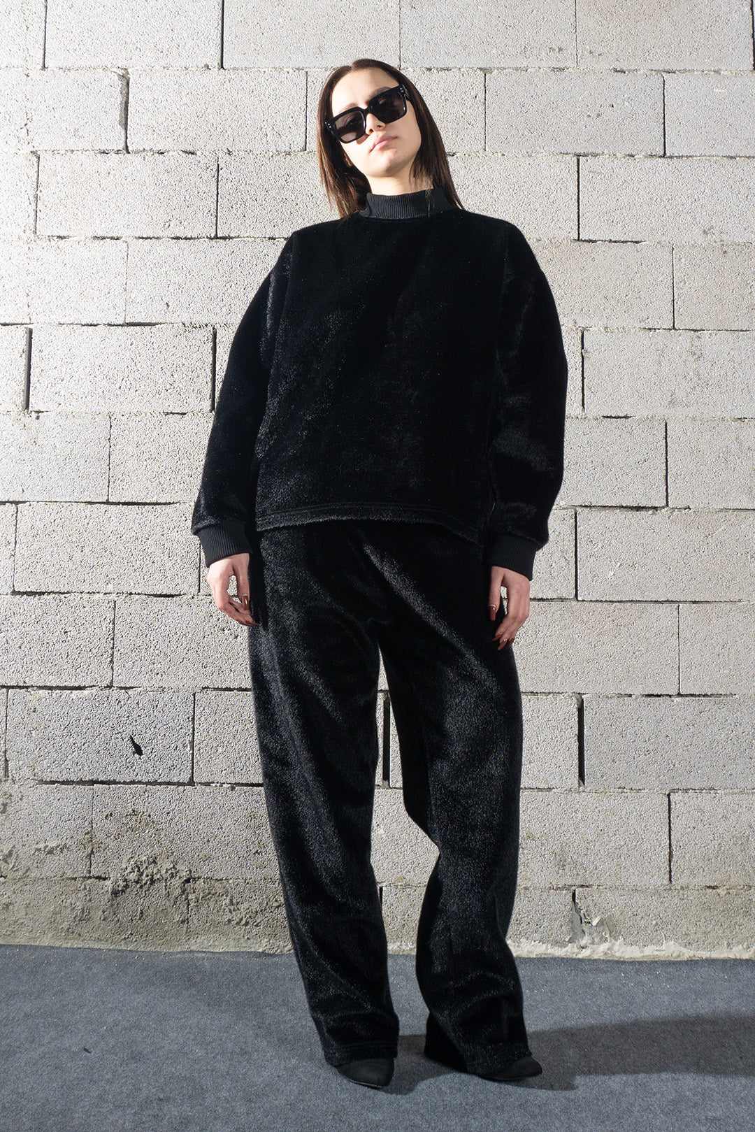 SHINY BLACK SWEATER