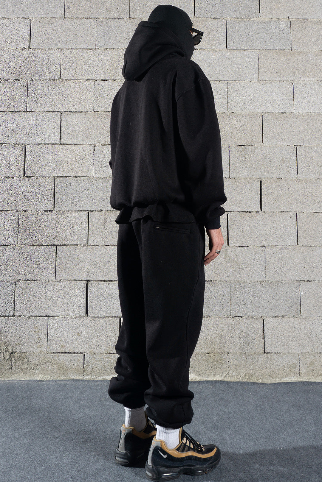 CORE BOXY HOODIE BLACK